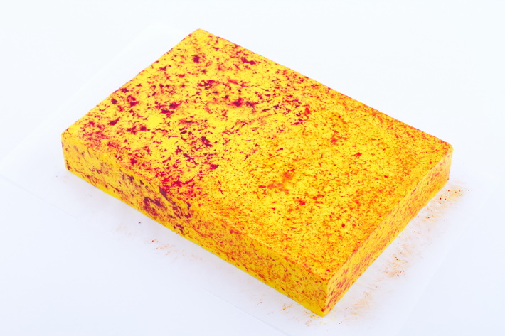 Food coloring on whole cake