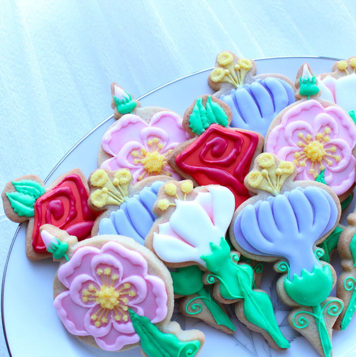 decorated flower cookies