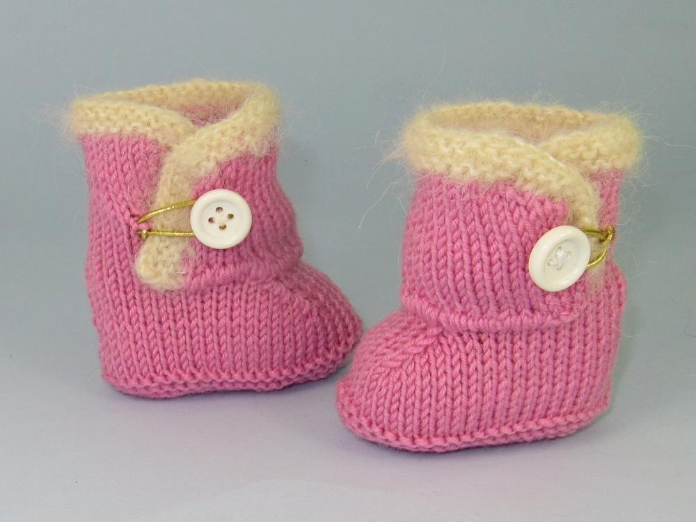 Baby Fur Trim One-Button Booties FREE Knitting Pattern