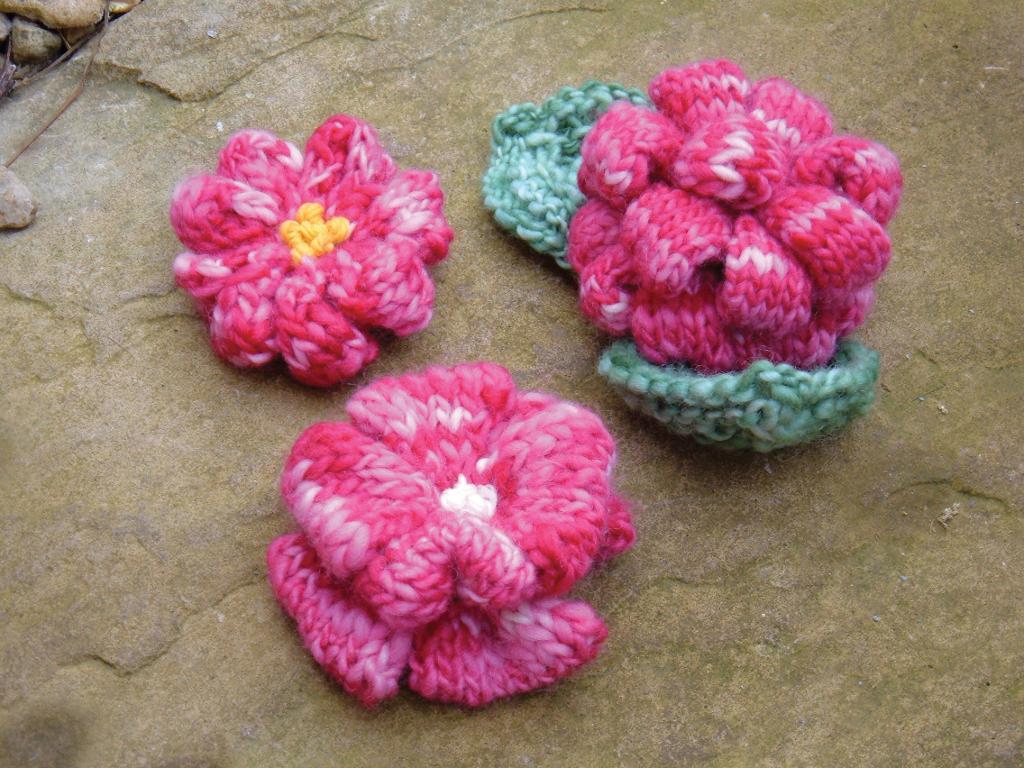 Knitted Flower Blooms knitting pattern