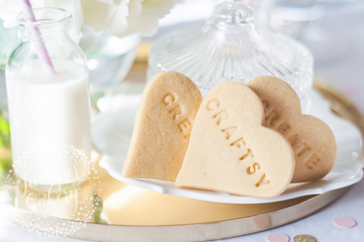 Need quick and impress treats? Find out how to stamp messages onto homemade sugar cookies!