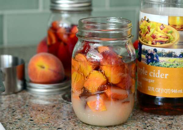 How to Make a Peach Drinking Shrubs