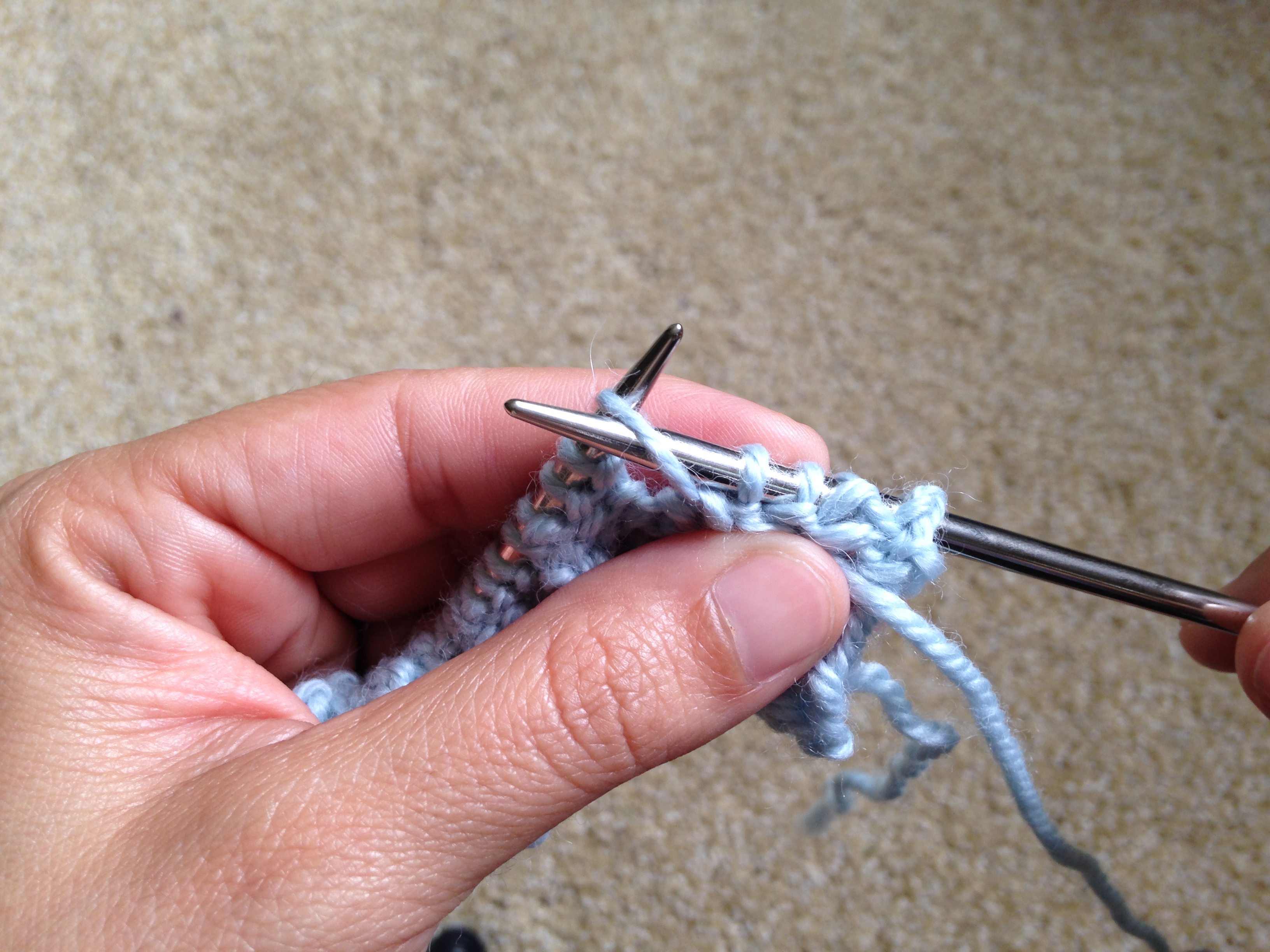 How to knit a yarn over