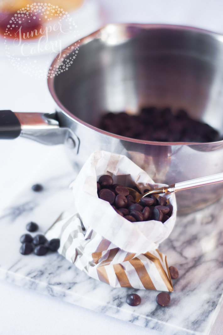 Make a delicious chocolate glaze for your cakes with this easy recipe by Juniper Cakery