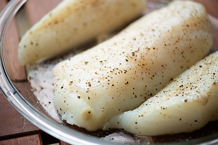 Seasoned pieces of white cod for fish tacos