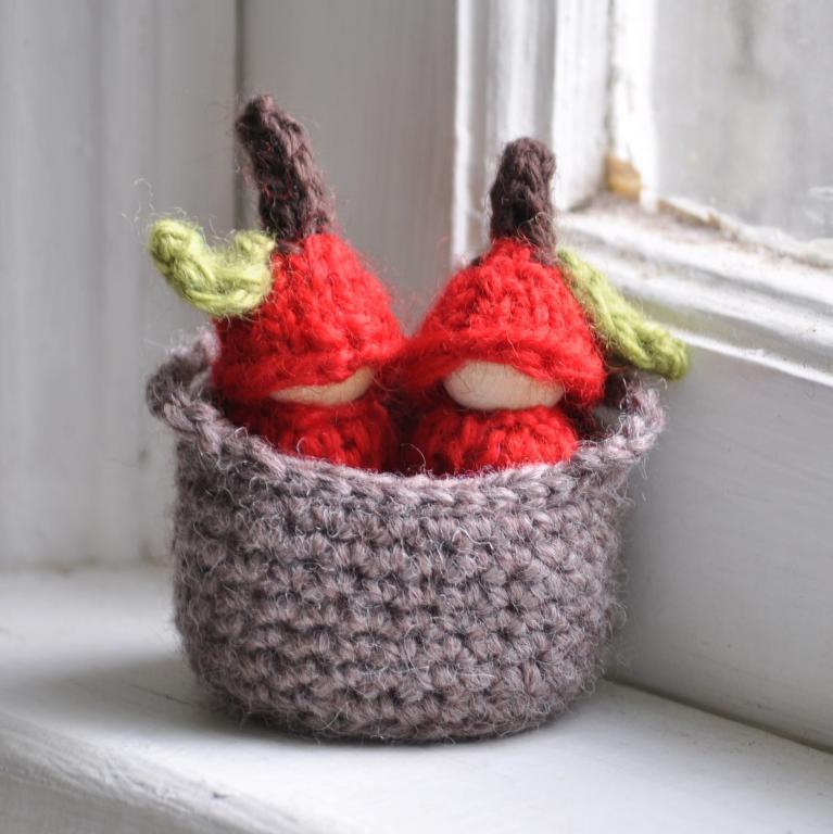 Apple Sprites in a Basket Knitting Pattern