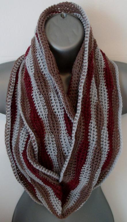 Retro Infinity Scarf FREE Crochet Pattern