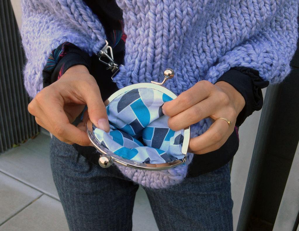 Urban Pocket Coin Purse FREE Knitting Pattern