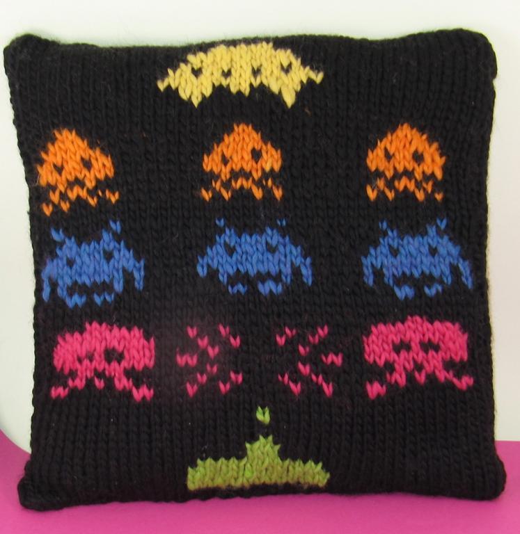 Superfast Retro Space Invaders Cushion Knitting Pattern