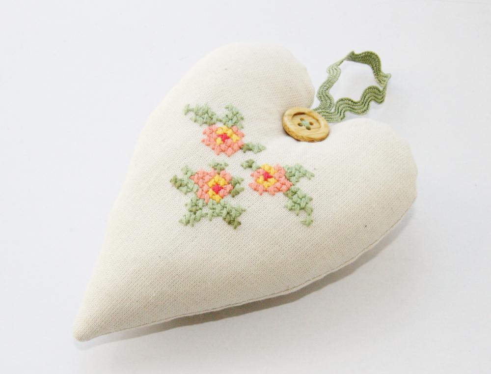 Cross stitched heart by craftsy member Sisters Dreams.