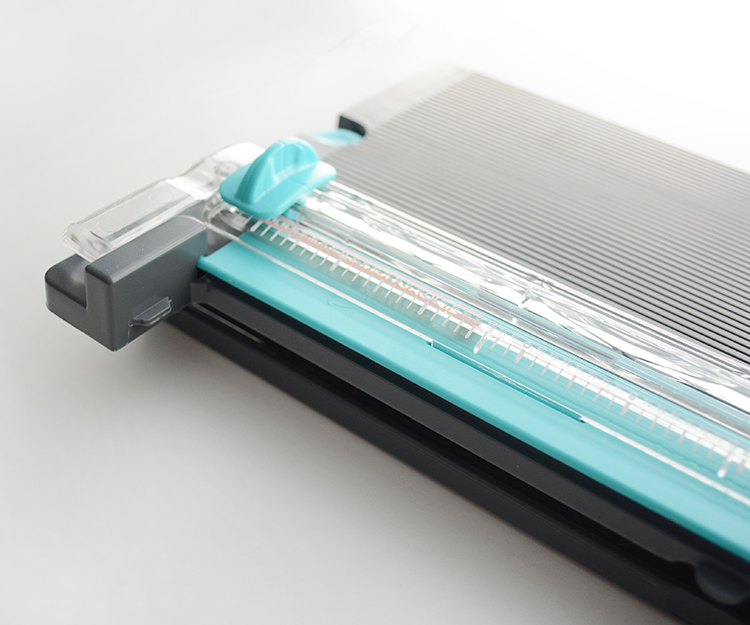 We R Memory Keepers paper Trimmer