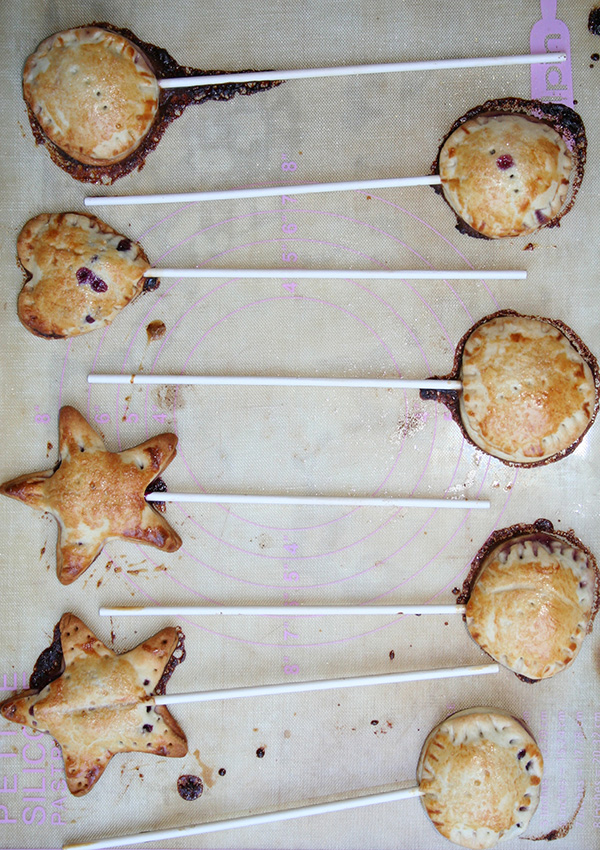 Baked pie pops