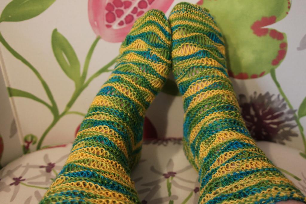Anemone Socks Knitting Pattern