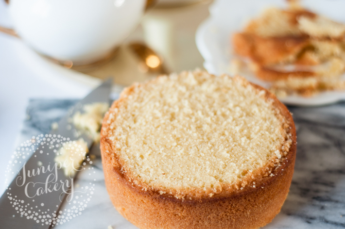 How to level, fill and stack a basic layer cake
