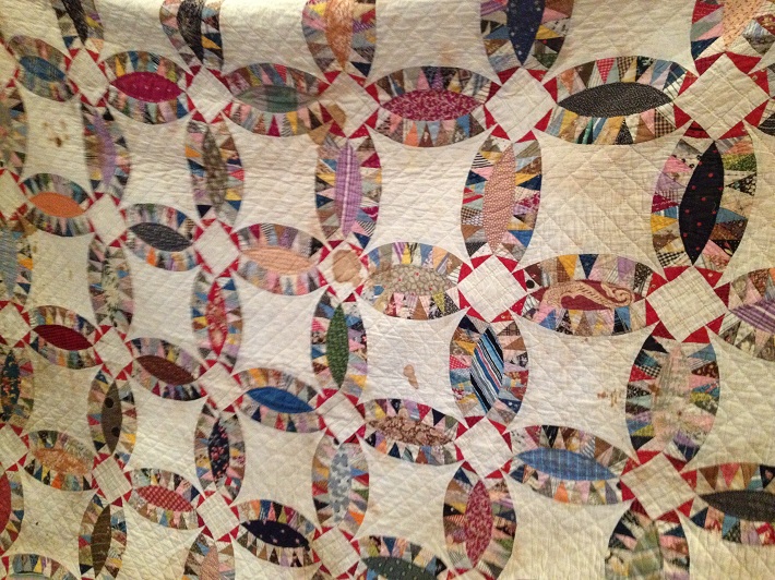 Vintage Pickle Dish-Wedding Ring Quilt