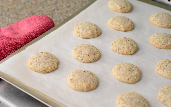 Almond Macaroons, fresh out of the oven. 