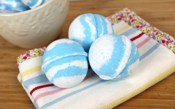 bath bombs DIY party ideas