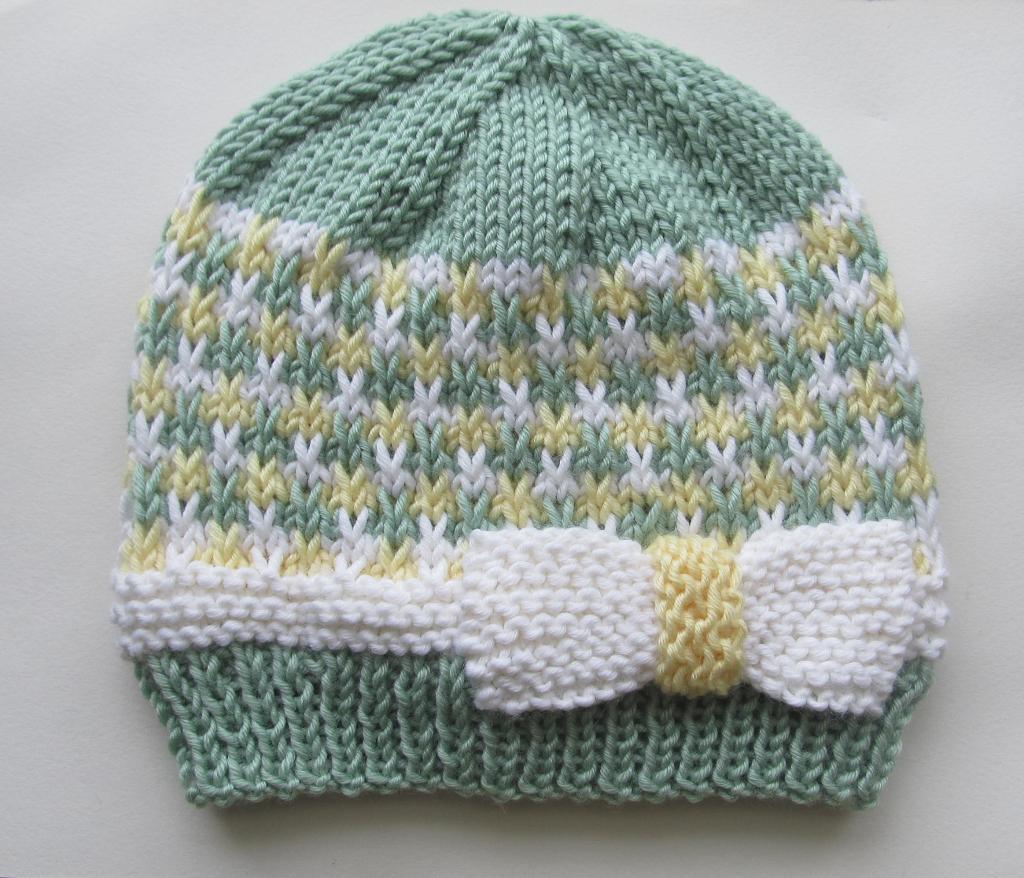 Slip Stitch Kid's Hat with White Bow Knitting Pattern