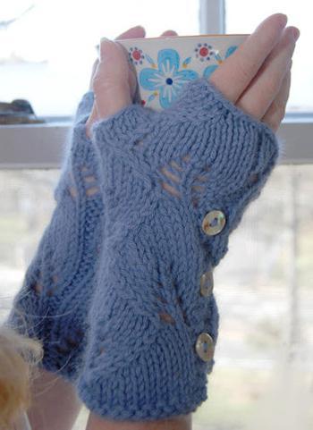 Lush Lacy Mitts FREE Knitting Pattern