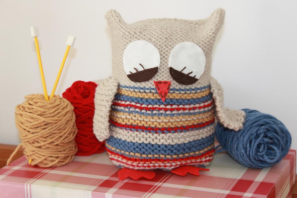 Sleepy Barn Owl Knitting Pattern