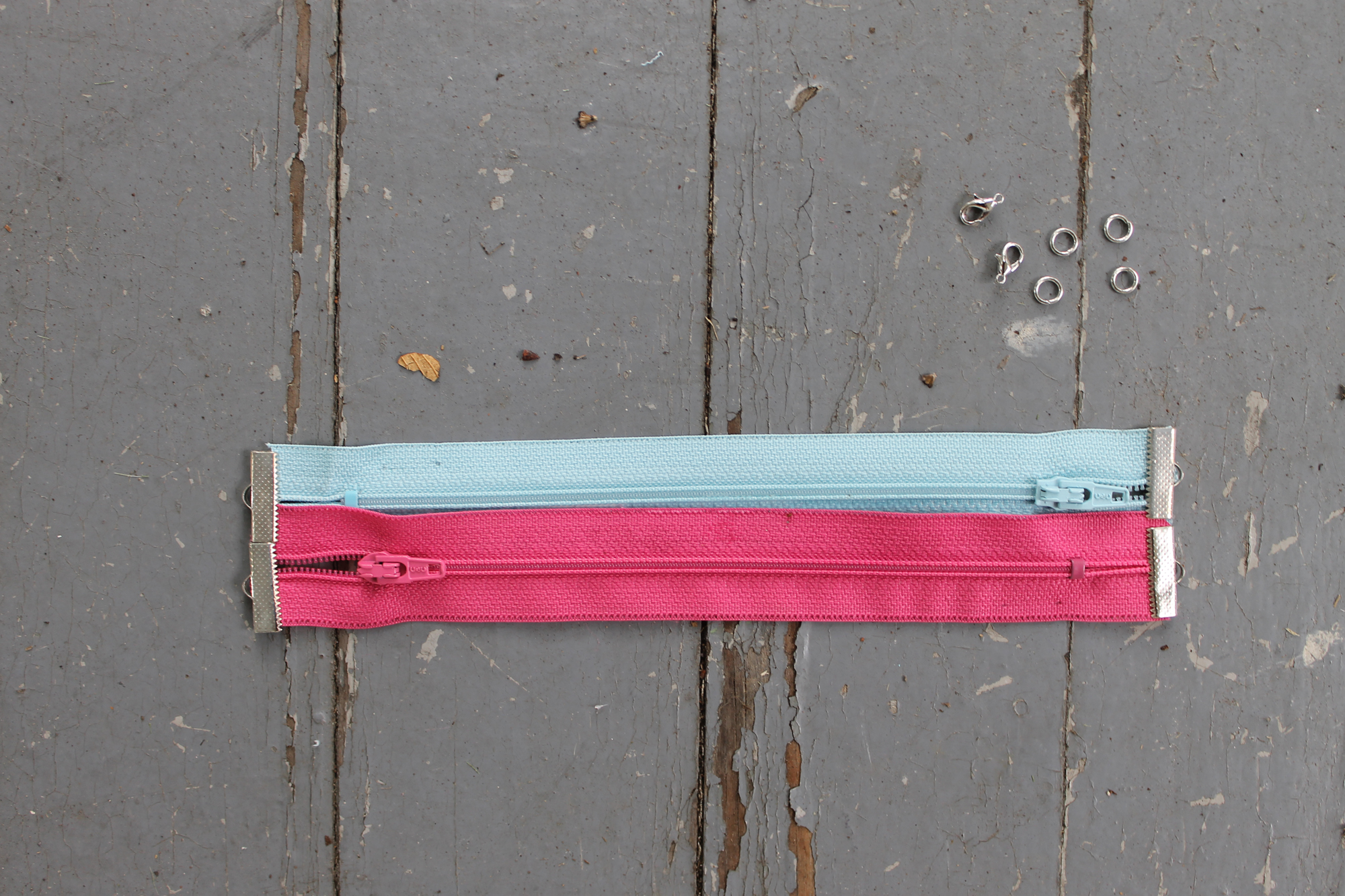 Ribbon clamps on a zipper bracelet