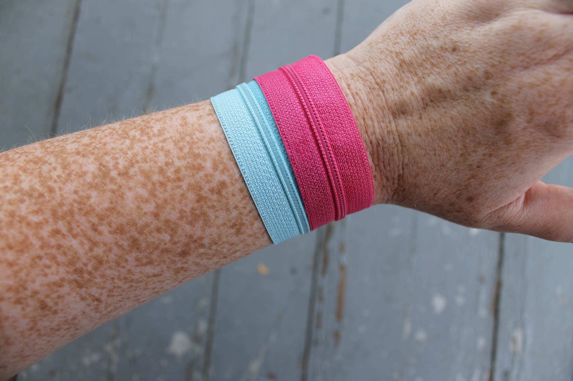 Finished zipper bracelet