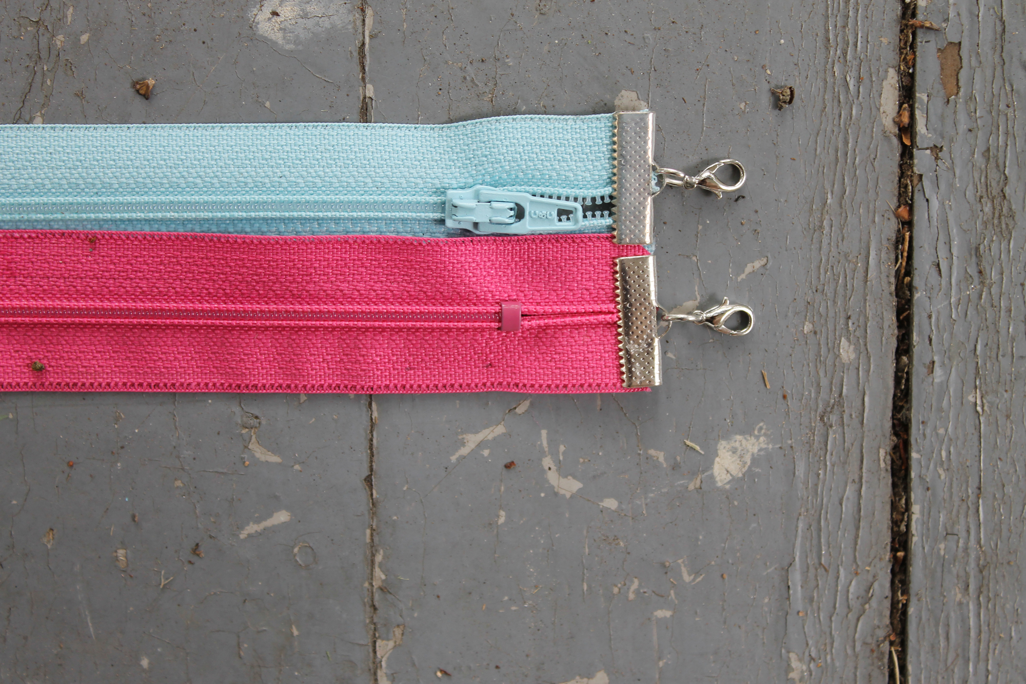 Zipper bracelet clasps