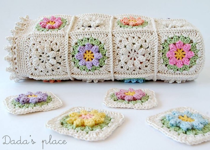 Helle Blumen Granny Square Babydecke