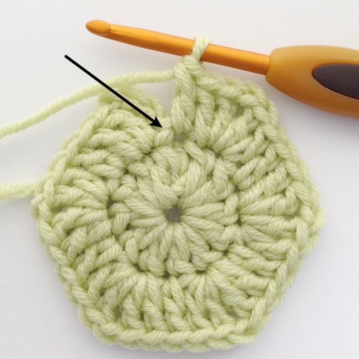 Last step of round 2 granny hexagon motif