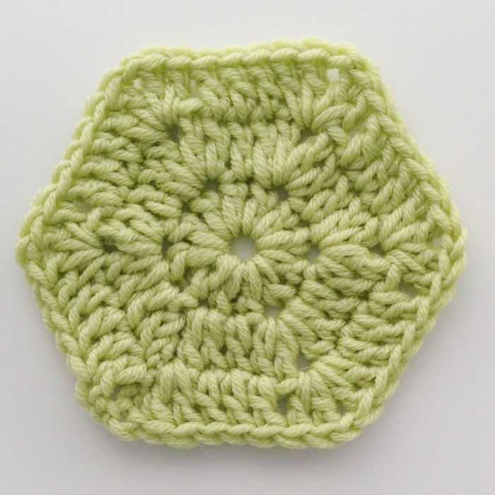 Finishing last round of the granny crochet hexagon