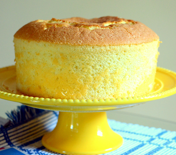 Light, Fluffy Lemon Chiffon Cake