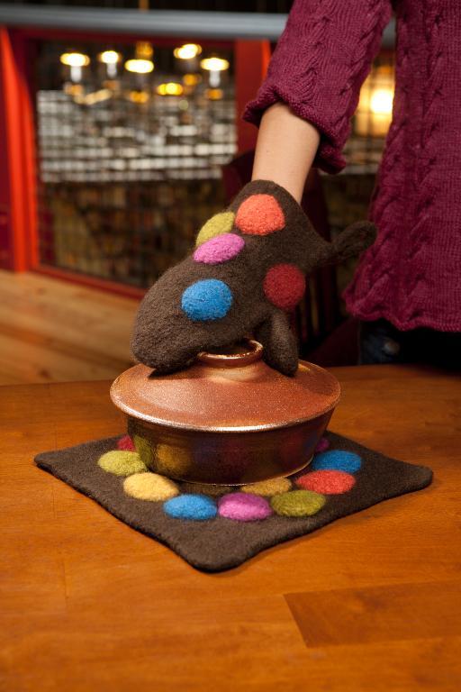 Trivet and Oven Mitt Knitted and Felted Set