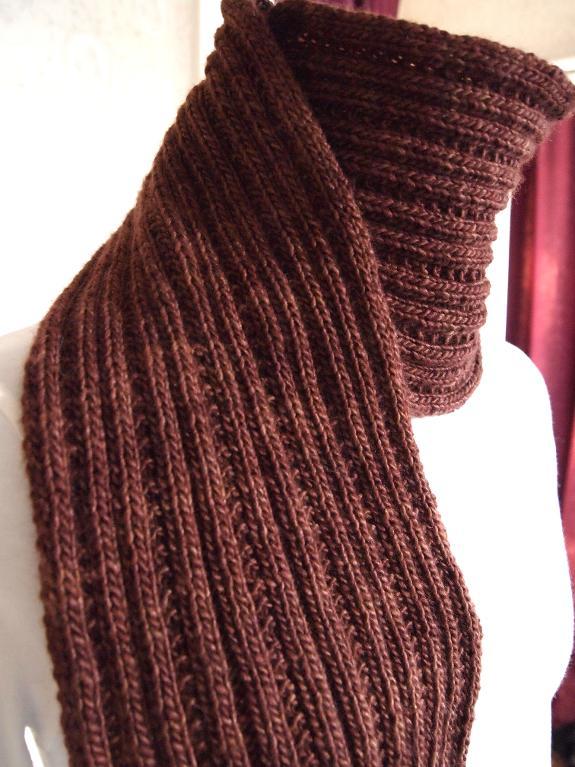 Simply Ribbed Scarf FREE Knitting Pattern