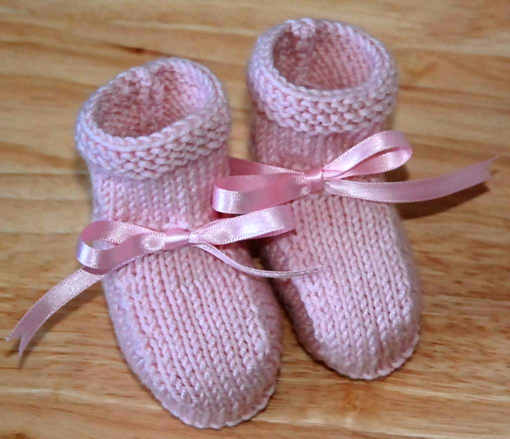 Pretty Simple Baby Booties Free Easy Knitting Pattern