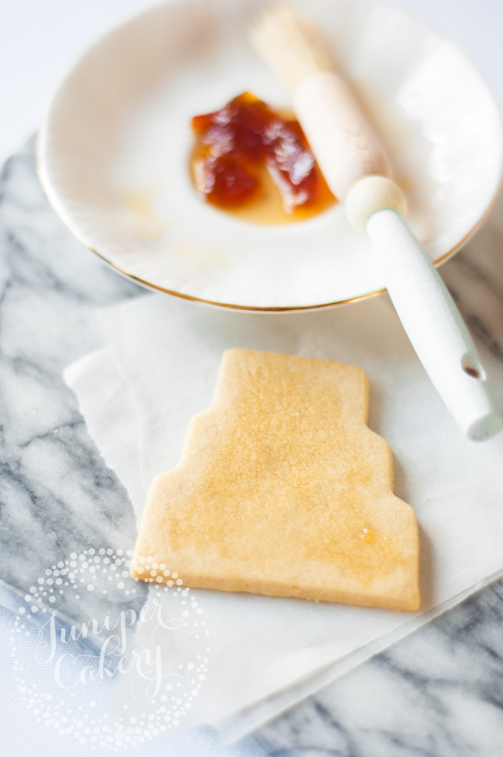 Step-by-Step guide on how to decorate DIY wedding sugar cookies