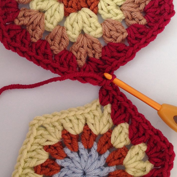 Crochet join as you go Step 6 showing join