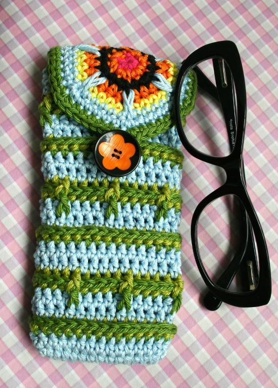 crochet glasses case button pattern