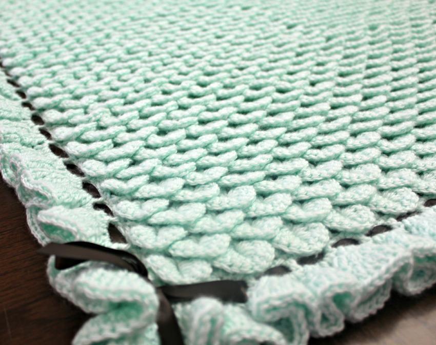 FREE Crocodile Stitch Baby Blanket Crochet Pattern