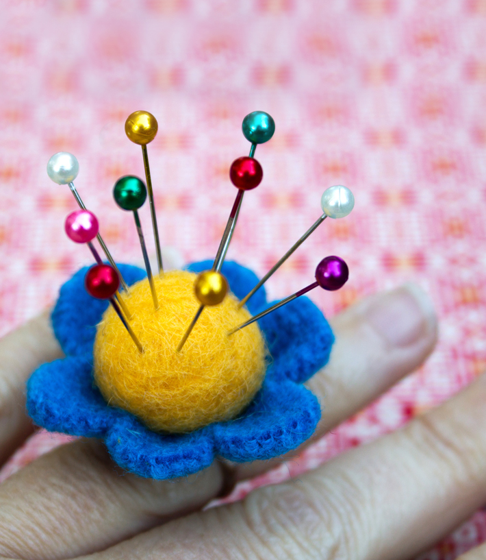 pincushion ring for sewing