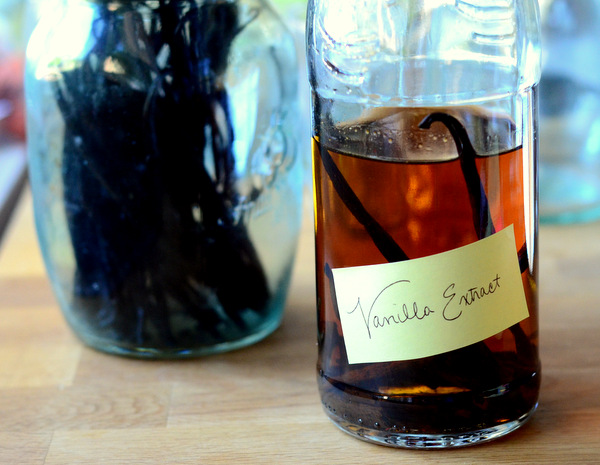 How to Make Vanilla Extract at Home