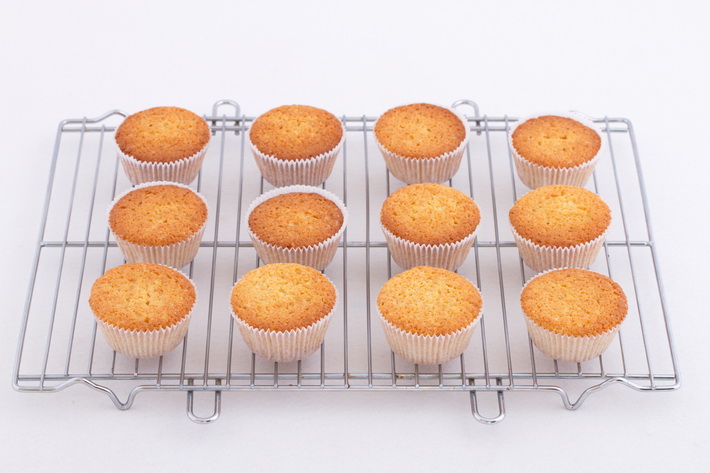 Cooling cupcakes