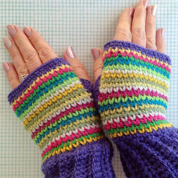 Fingerless gloves crochet that looks like knitting