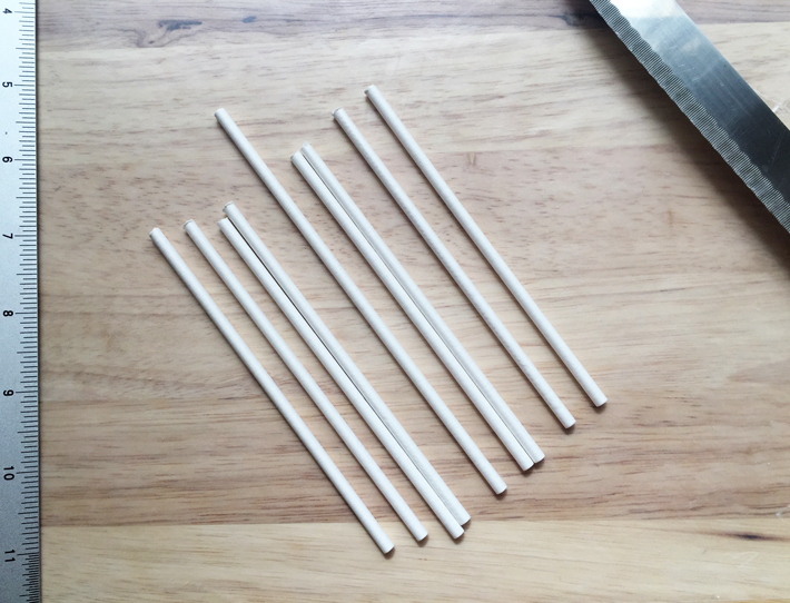 Trimmed lollipop sticks for Hanukkah cake pops