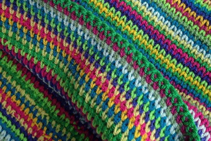 Rainbow tote bag crochet that looks like knitting reversible