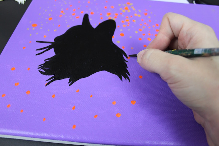 outlining cat silhouette 