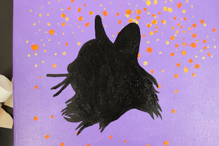 Finished cat silhouette in acrylic 