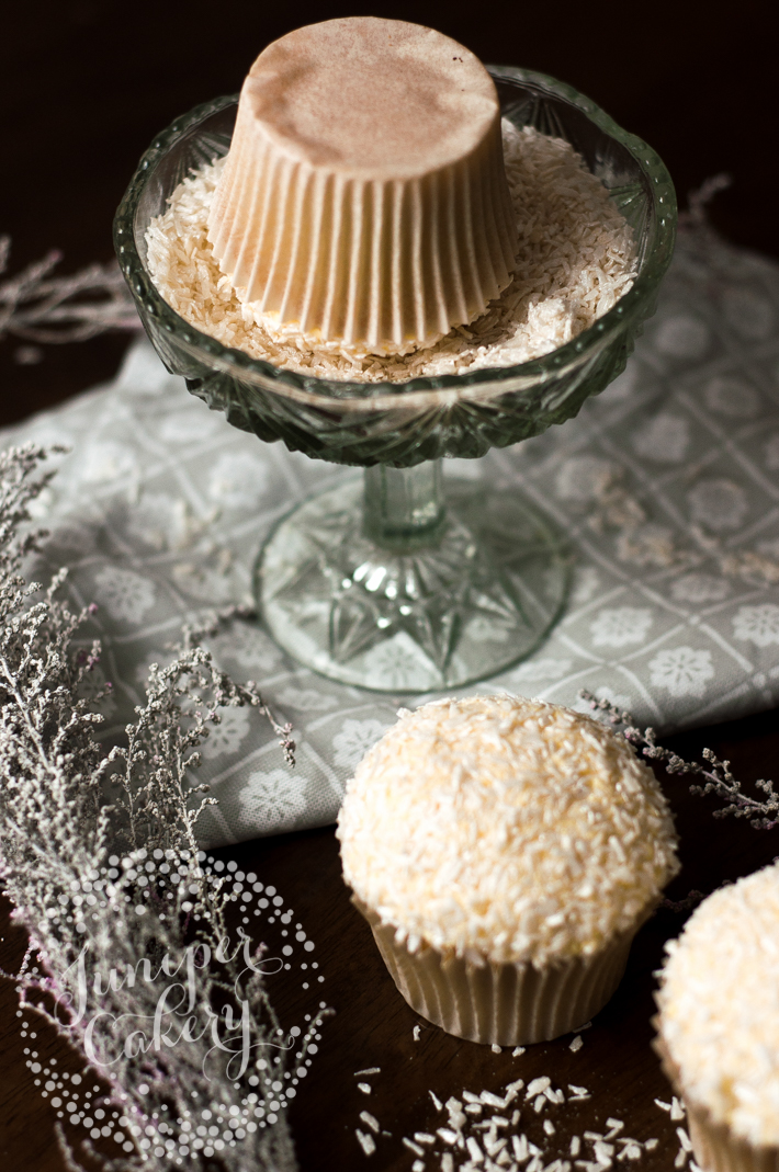 Rustic Christmas tree cupcake tutorial by Juniper Cakery