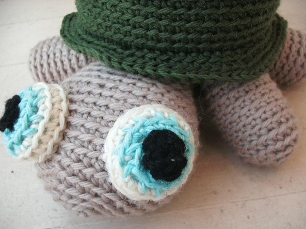 How to Add Felt Eyes to Amigurumi, Crochet Felt Eyes