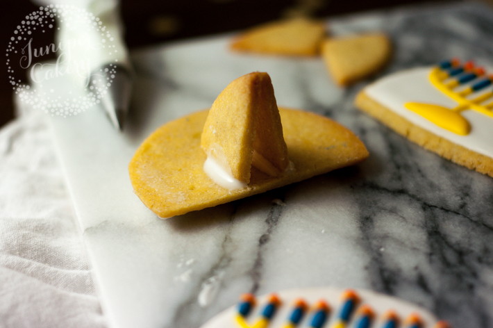 Make stand up Menorah sugar cookies for Hanukkah this year
