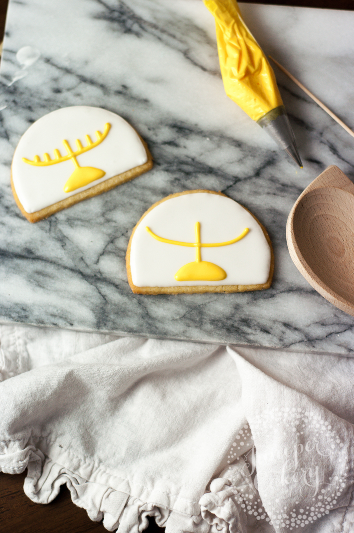 How to bake and decorate Hanukkah cookies